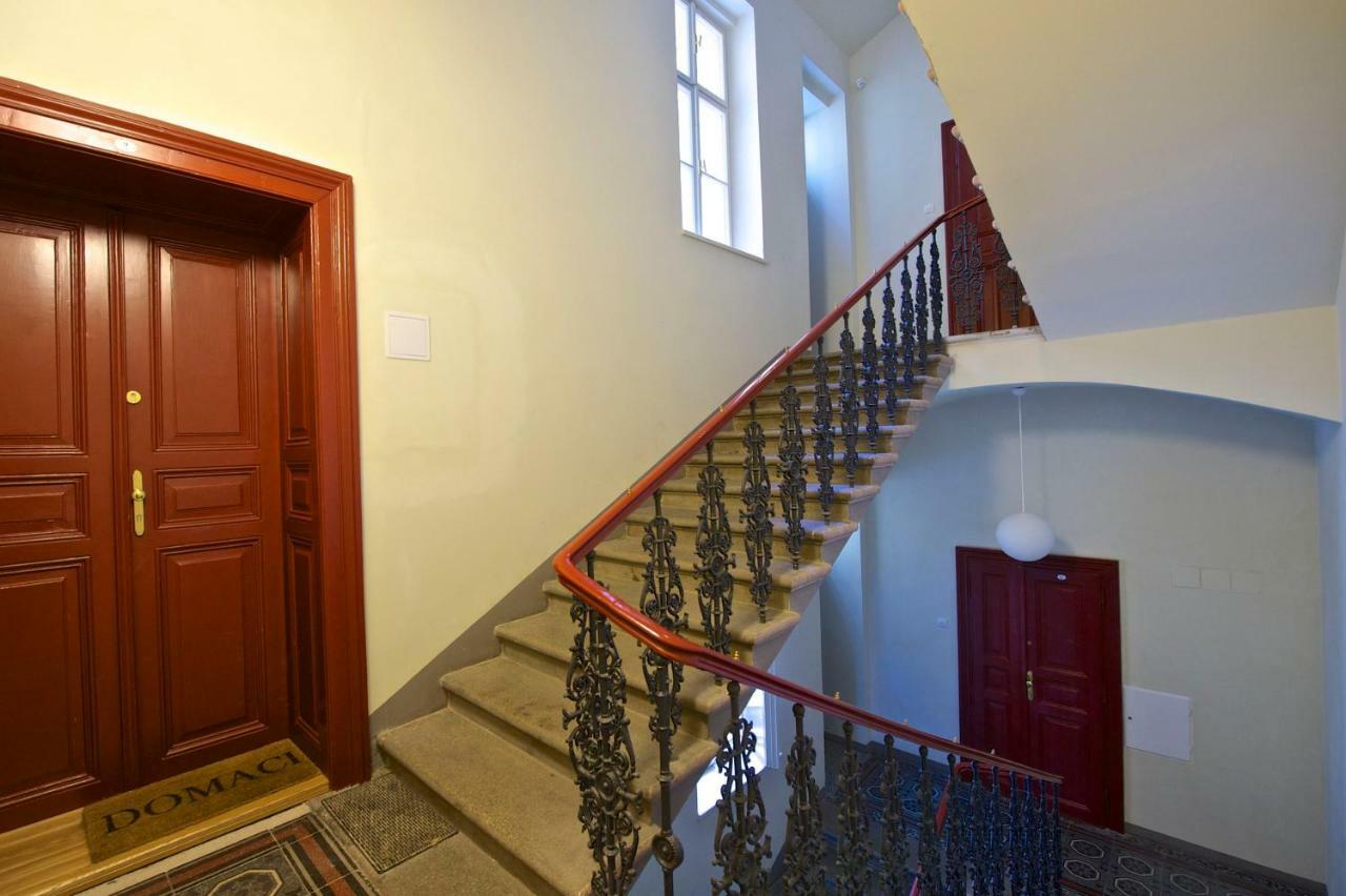 Kafka'S Head Apartment Prag Exterior foto