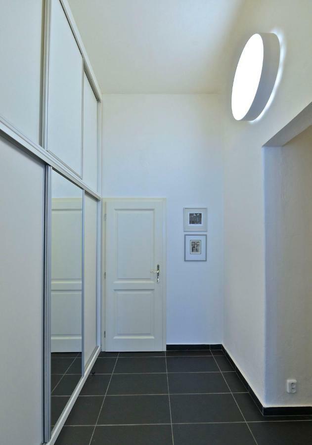 Kafka'S Head Apartment Prag Exterior foto